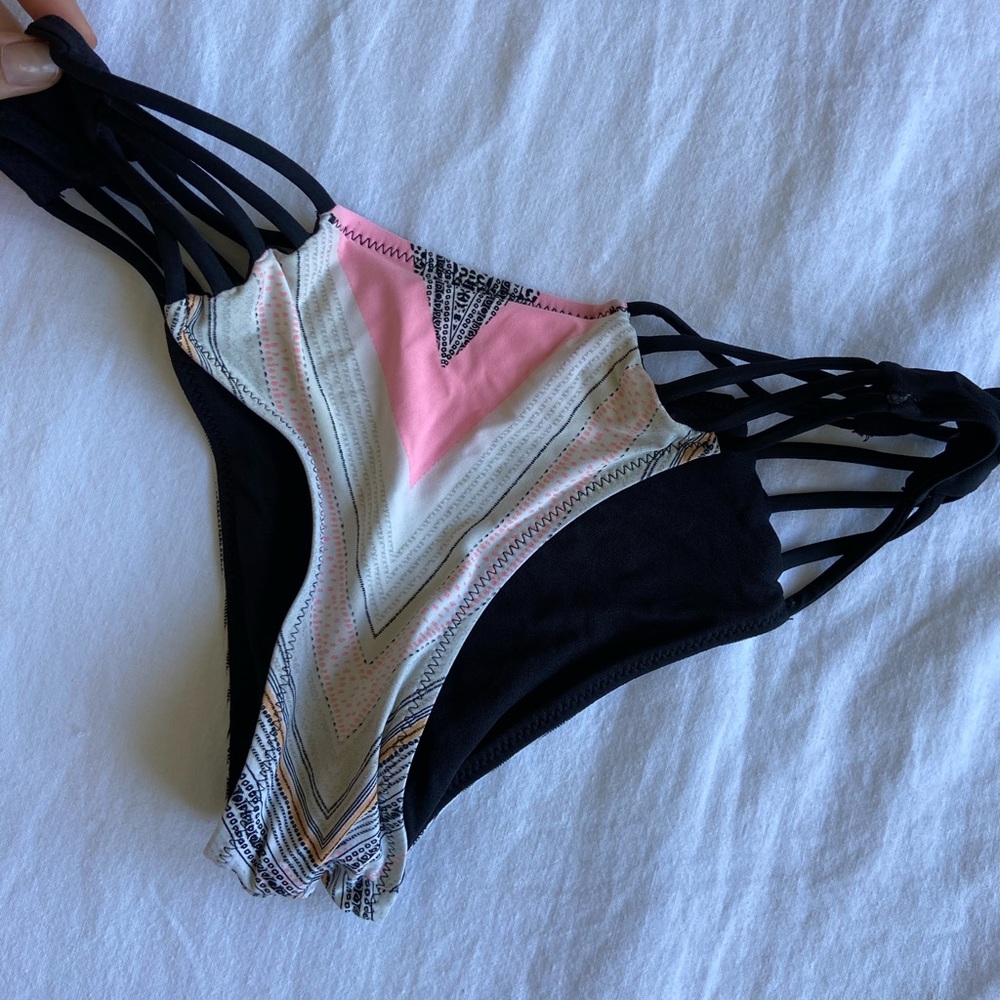 Ripcurl bottoms size small